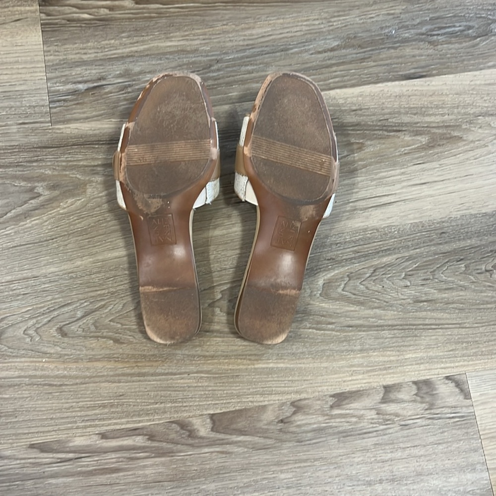 Naturalizer Sandals - Picture 2 of 3